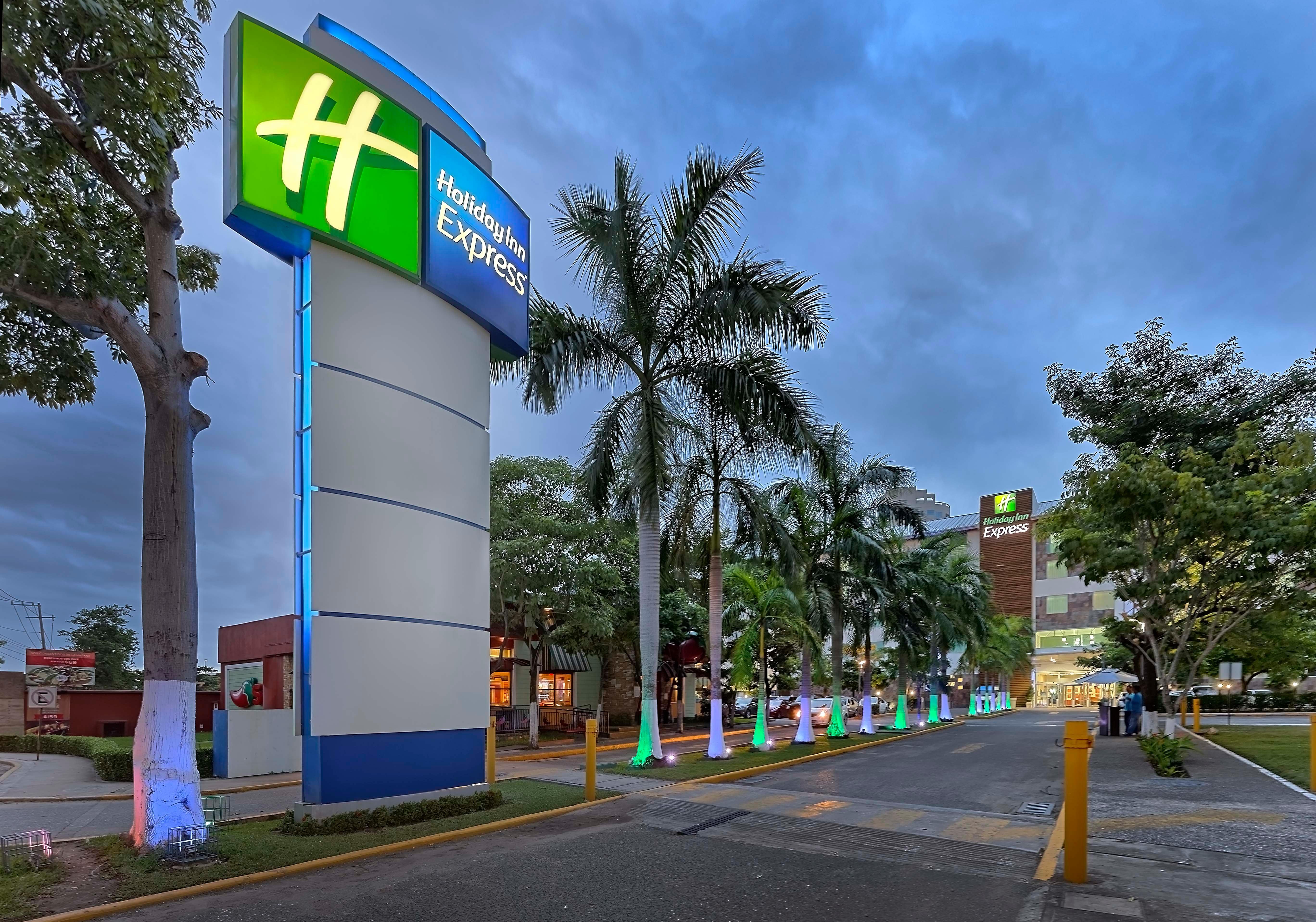 Holiday Inn Express Villahermosa By Ihg Ngoại thất bức ảnh